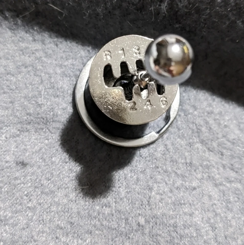 6 spd‎ gearshift novelty keychain black